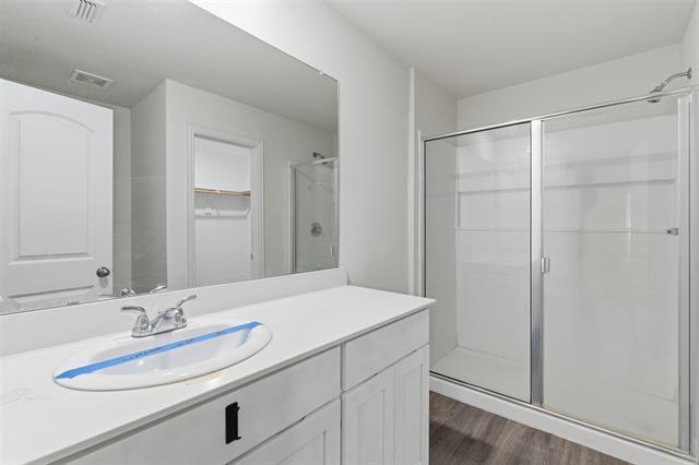 Building Photo - 104 Holiday Dr