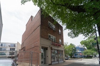 Building Photo - Spacious 1 BD 2 BA Apartment in the Histor...