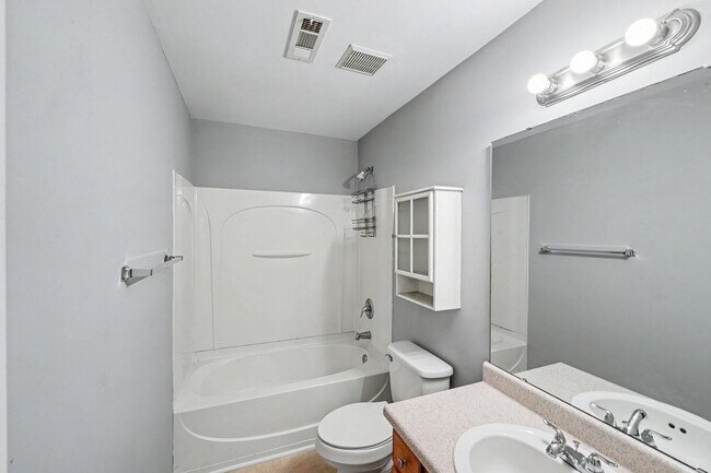 Building Photo - Spacious 4BR Home with Fenced Yard in University City!