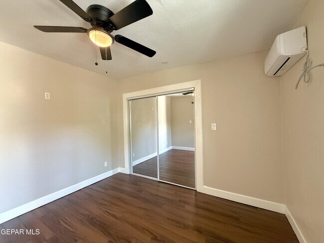 Building Photo - 2929 Grant Ave