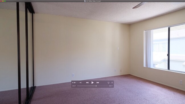 Building Photo - La Jolla 3BR/2.5BA Townhouse @ Eastbluff N...