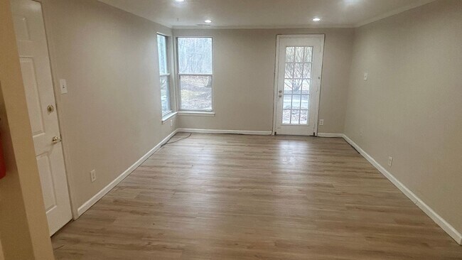 Building Photo - 110 Pheasant Meadow Dr