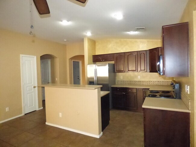 Building Photo - 14082 W Rosewood Dr