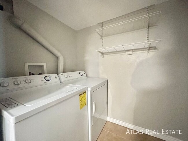 Building Photo - 1553 Ulster St