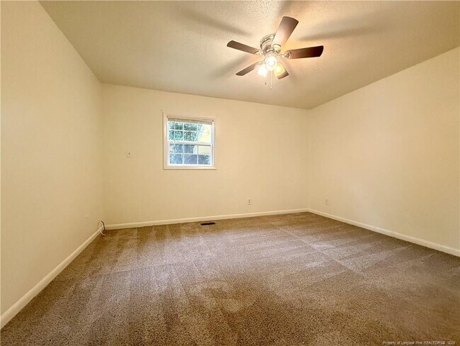 Building Photo - 1009 Louisburg Pl