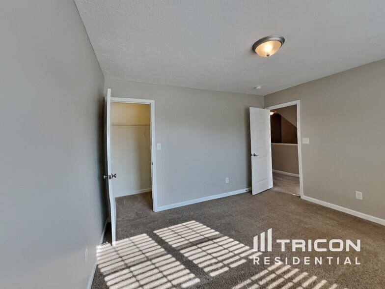 Building Photo - 15 Mossburg Ct