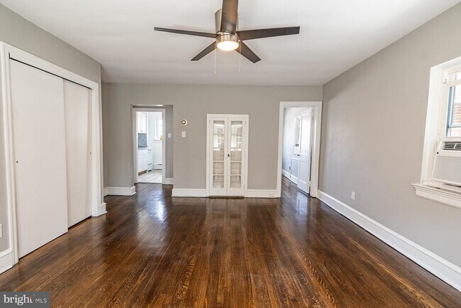 Building Photo - 749 Yorkway Pl