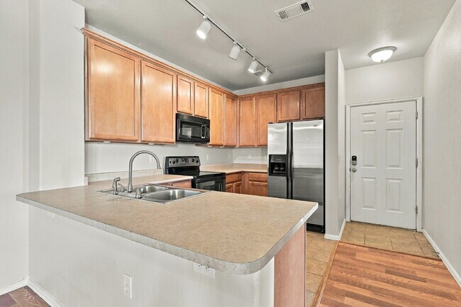 Building Photo - 2662 S Cathay Way