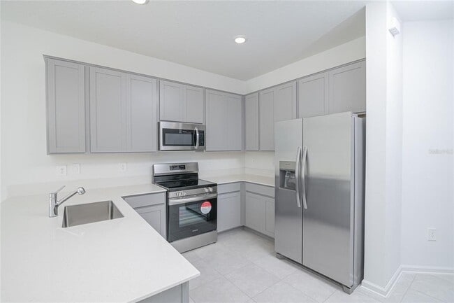Building Photo - 2642 Runners Cir