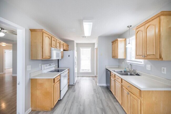 Building Photo - 406 Haverhill Cir