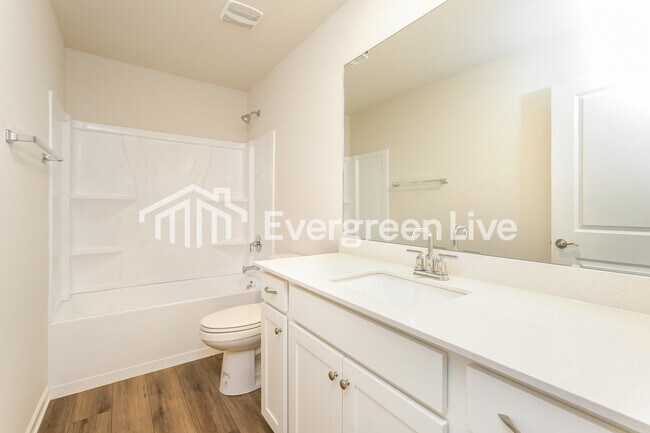 Building Photo - 5579 Hydrangea St