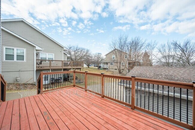 Building Photo - 6943 Brookview Dr