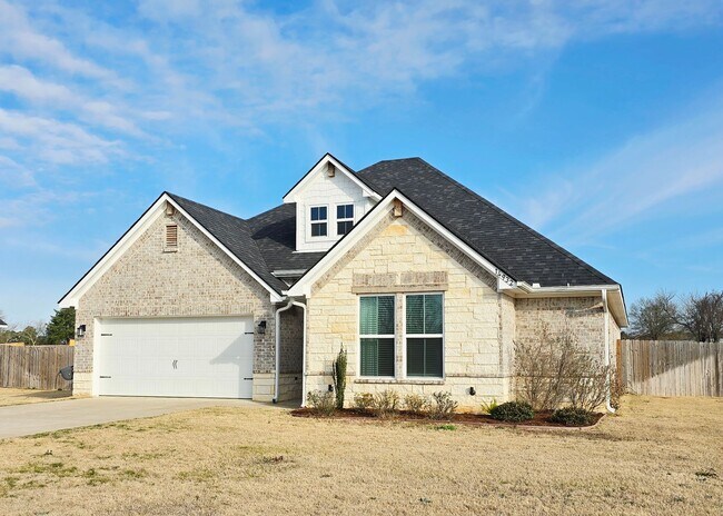 Building Photo - Coming Soon! Stunning 4 Bed 2 Bath on Almost an Acre in Flint!