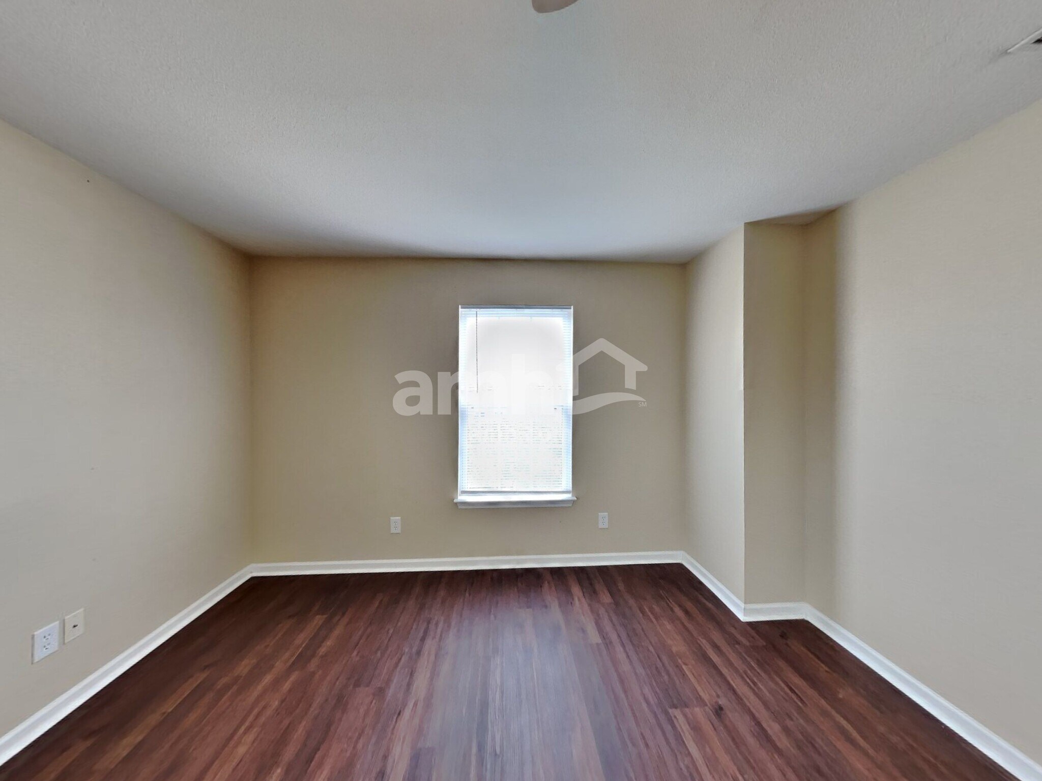 Building Photo - 1622 Carriage Cir