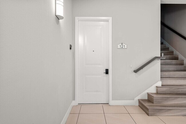 Building Photo - 7740 Sandy Ridge Dr
