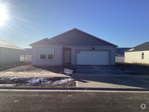 Building Photo - Brand spanking new 3bedroom Rancher!!!!