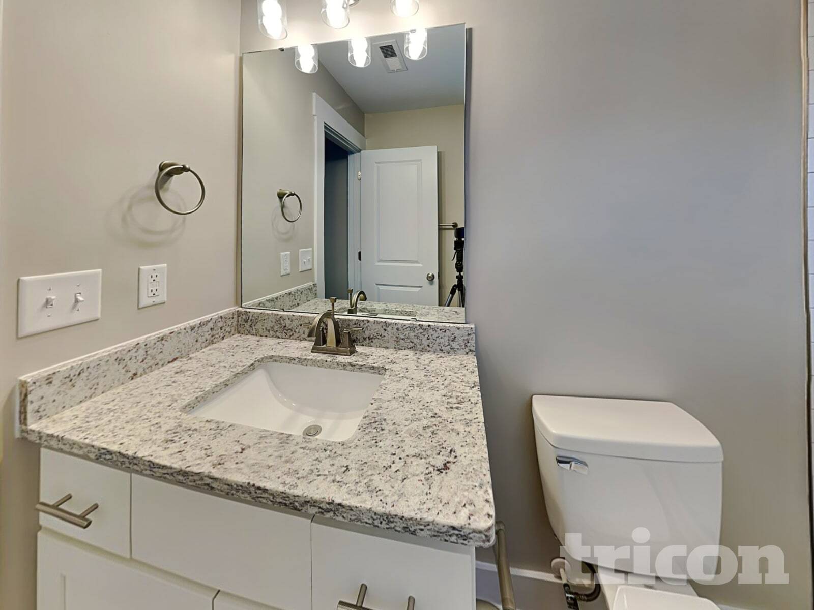 Building Photo - 417 Brookfield Dr