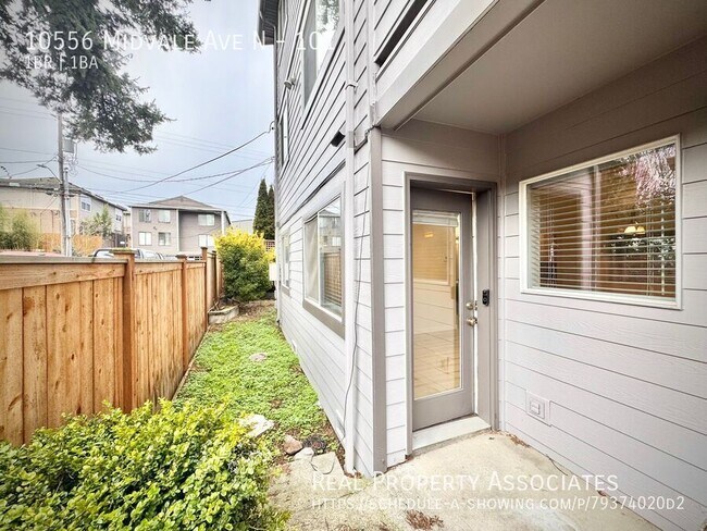 Building Photo - 10556 Midvale Ave N