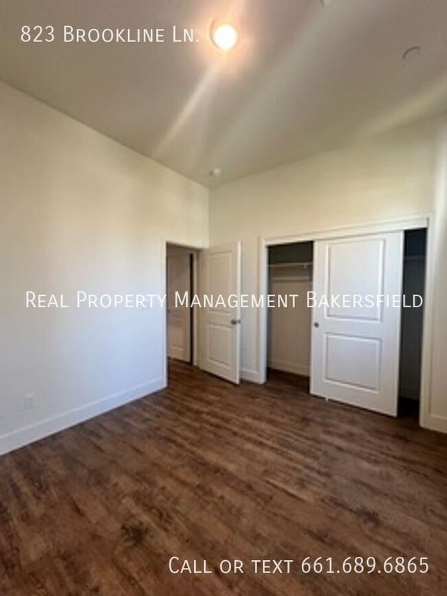 Building Photo - 823 Brookline Ln
