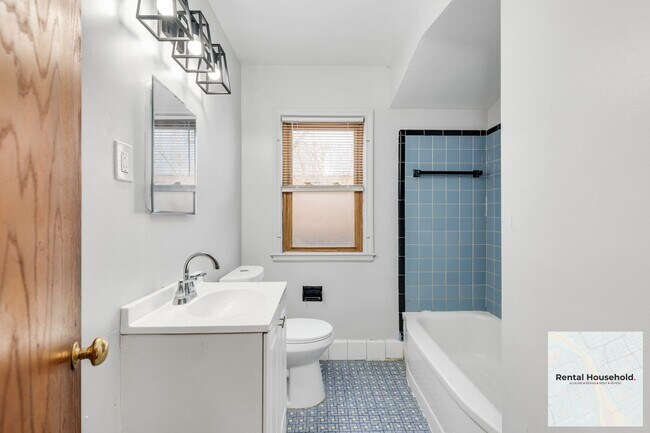 Building Photo - ~ 3 BEDROOM 1 BATH BUNGALOW SECURTIY DEPOSIT SPECIAL ~$500