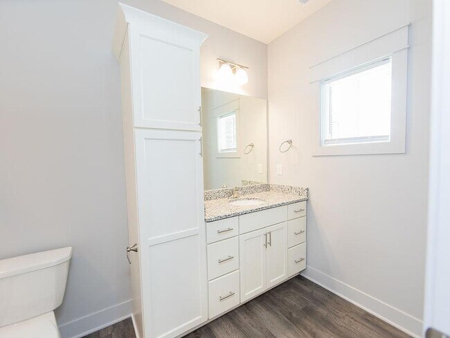 Building Photo - 1115 W Rangeview Cir