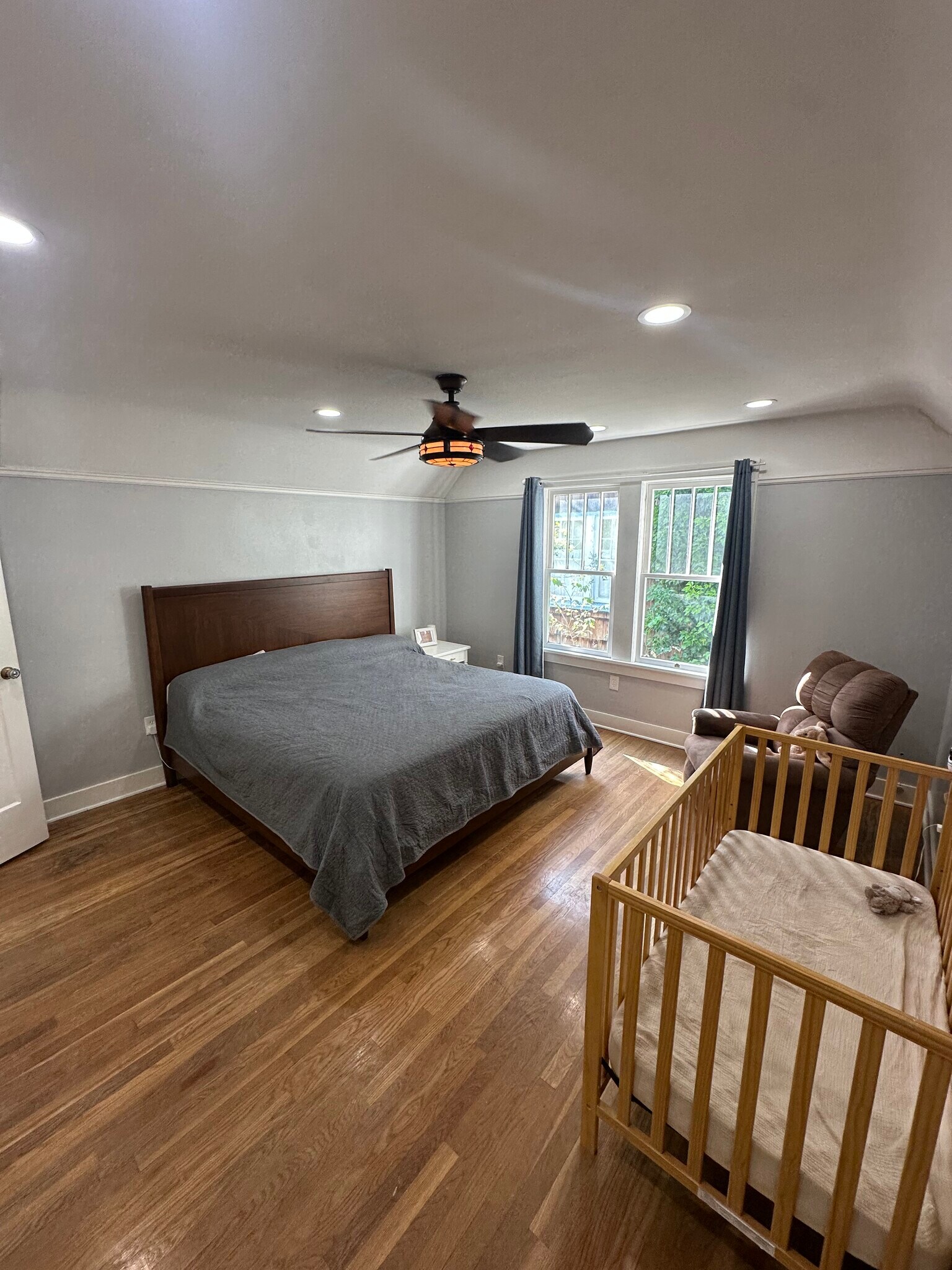 Upstairs bedroom 1 angle 2 - 1045 Pacific Ter