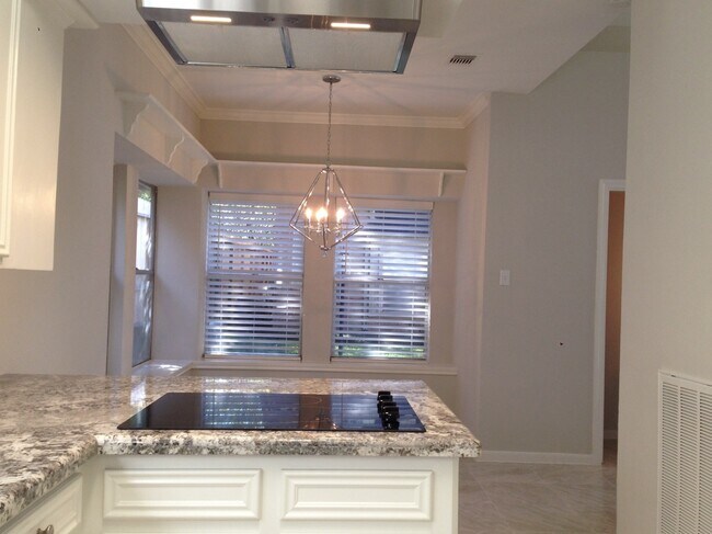 Building Photo - 5515 Strack Rd