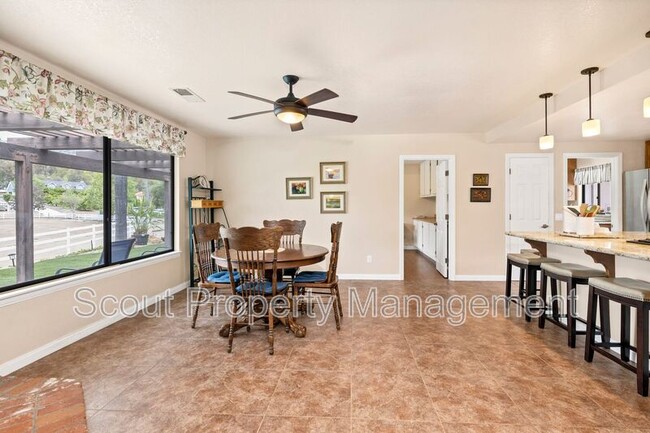 Building Photo - 1028 Capra Way