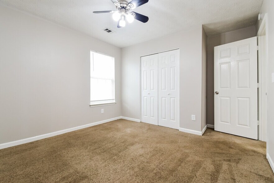 Building Photo - 3791 Landgraf Cove