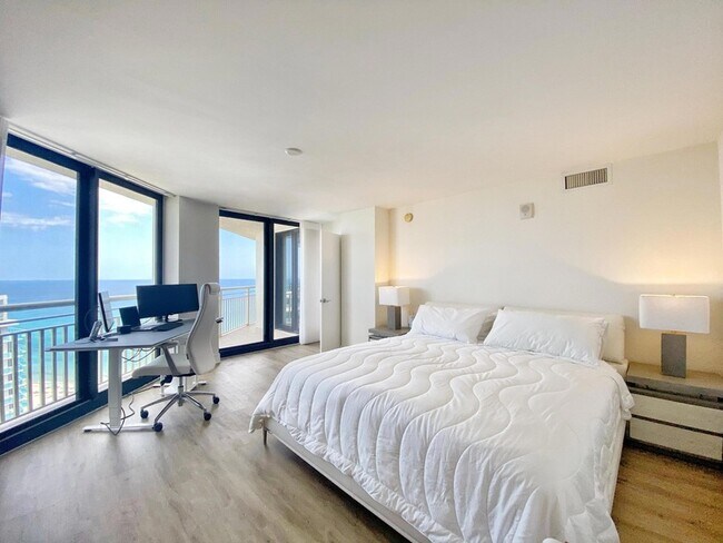 Building Photo - 3000 N Ocean Dr