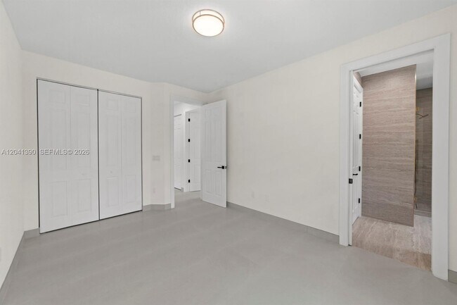 Building Photo - 3040 SW 44th Ct