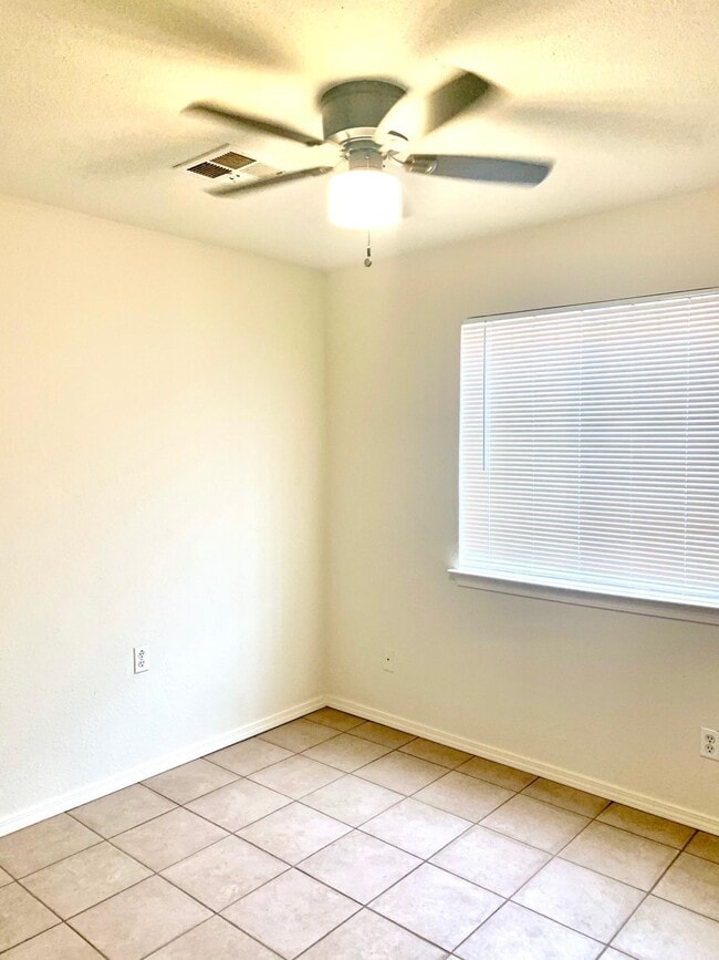 Building Photo - 12610 Kari Anne Dr