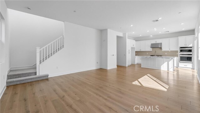 Building Photo - 107 Pansy