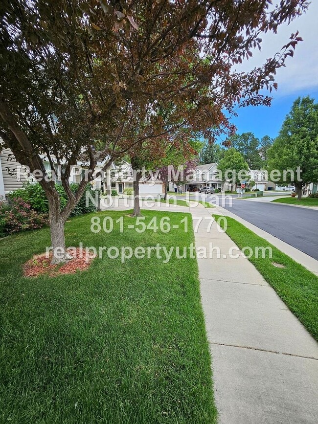 Building Photo - 3 Bedroom Townhome in Ogden