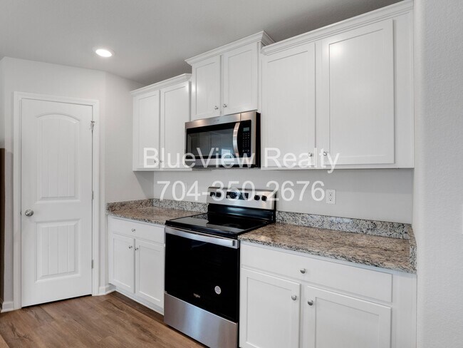 Building Photo - 9346 Creedmore Hills Dr