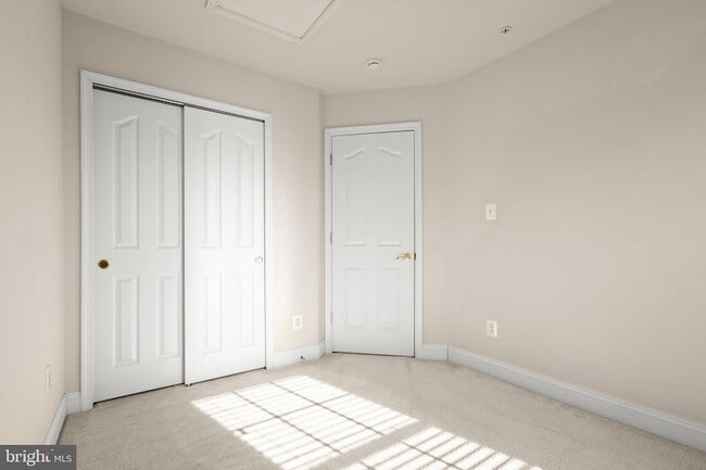 Building Photo - 618 Berwick Ct