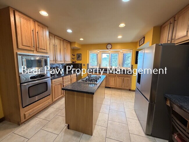 Building Photo - "Charming FULLY FURNISHED Evergreen Retreat: Spacious 4-Bed, 3-Bath Home on Fern Gulch Drive!"