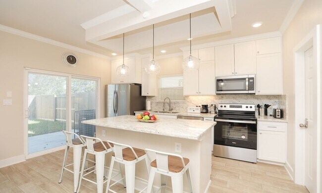 Building Photo - 3535 Mt Pleasant St