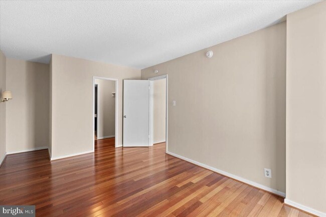 Building Photo - 1250 4th St SW