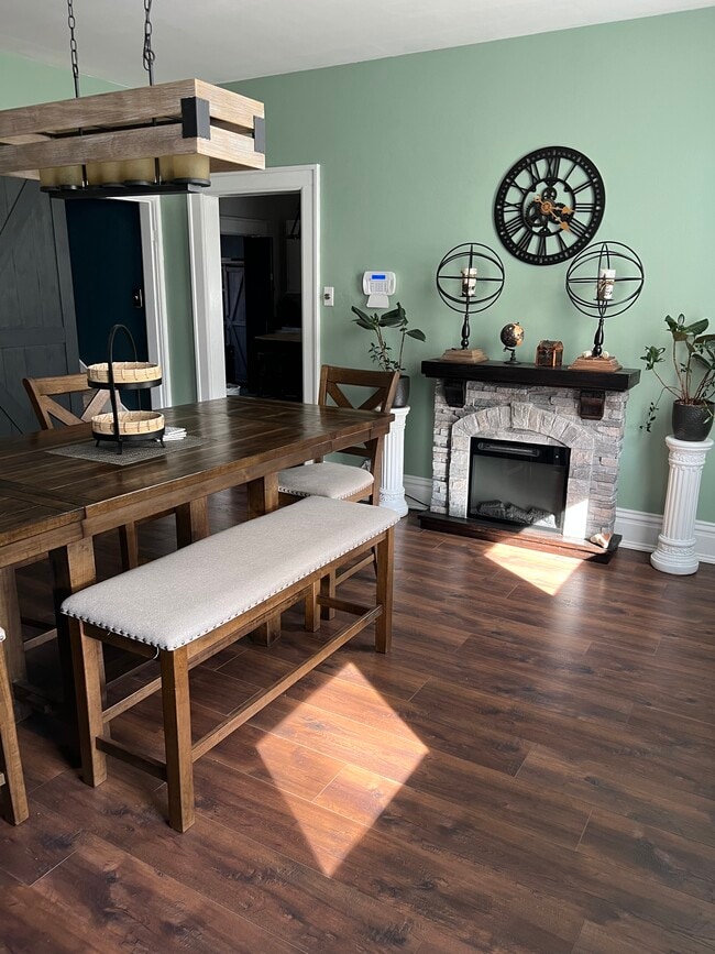 Building Photo - 3020 Parnell Ave