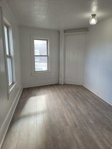 Building Photo - 366 North St