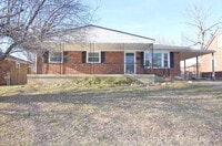 Building Photo - 420 Hedgewood Dr
