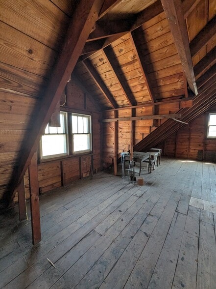 Building Photo - 229 Osborne Rd