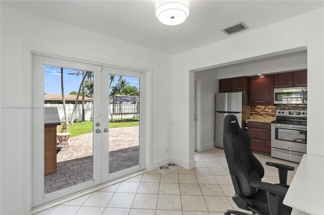 Building Photo - 301 NW 53rd Ct