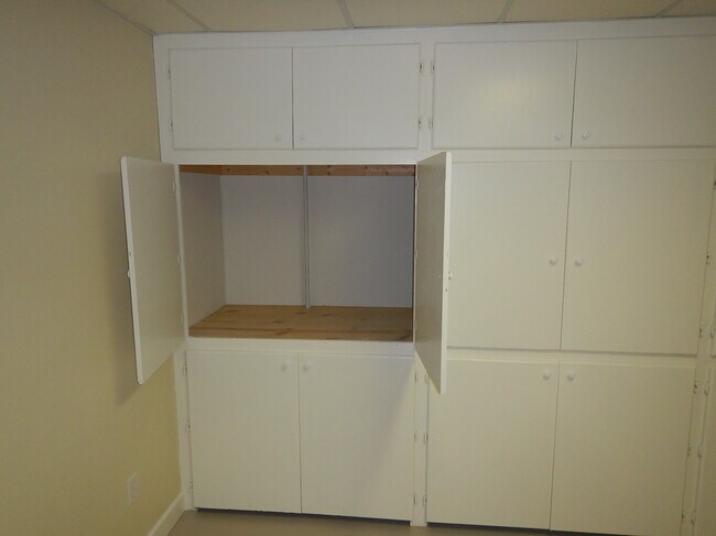 Building Photo - 35270 W Walker Rd