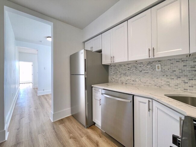 Building Photo - 212 15th St