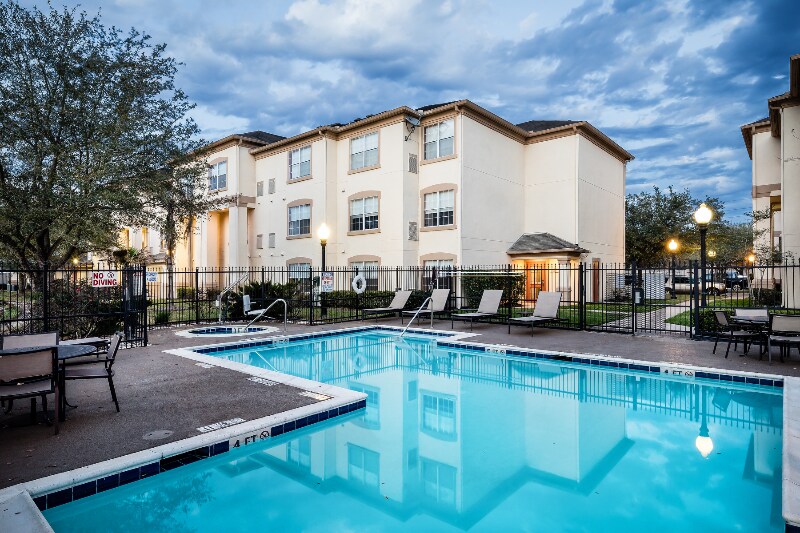 Building Photo - 15405 Katy Fwy