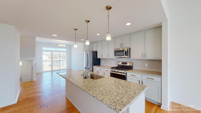 Building Photo - 2721 Bristol Rdg Dr