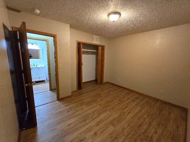 Building Photo - 1113 2nd Ave