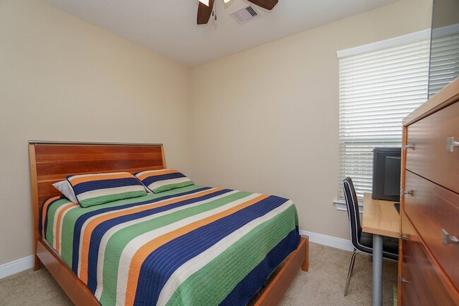 Building Photo - 6115 Sawland Dr